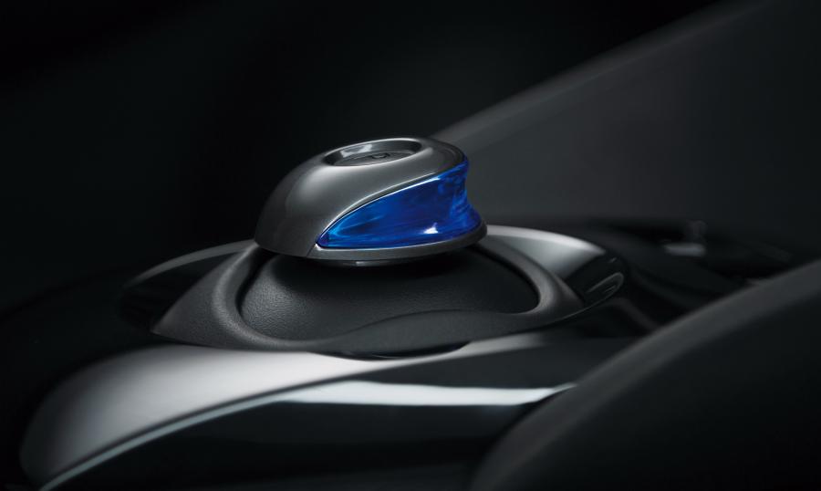 Детали интерьера Nissan Leaf Nismo 2018 года  (JP) (фото 6 из 12)